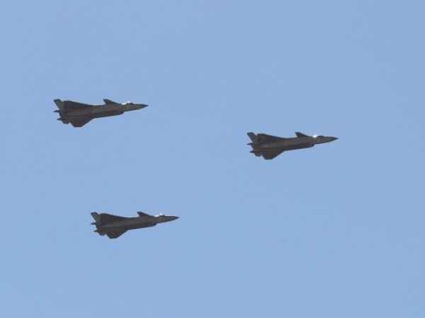 进军朱日和:歼20开年一大动作吓坏台湾!