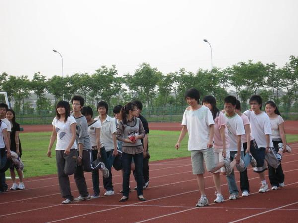 幼师团队游戏大全(幼师抱成团的精神拓展)!