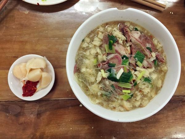 去西安游玩,哪些地方有值得一试的小吃?