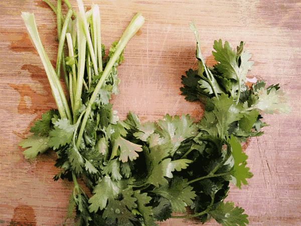 芹菜是个两面派 吃对功倍 吃错伤身