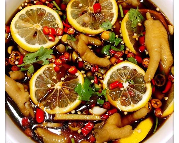 百吃不厌的柠檬泡椒凤爪,做起来原来这么简单