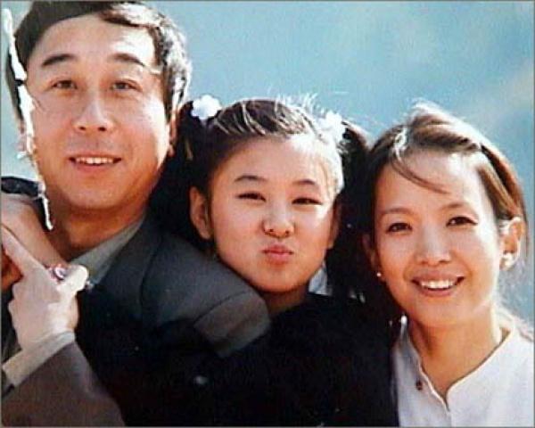 冯巩"女儿"李小萌与王雷相爱十年 过着平凡的日子低调