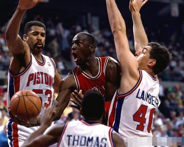 回顾经典:1990年,公牛VS活塞G7,乔丹法则的巅