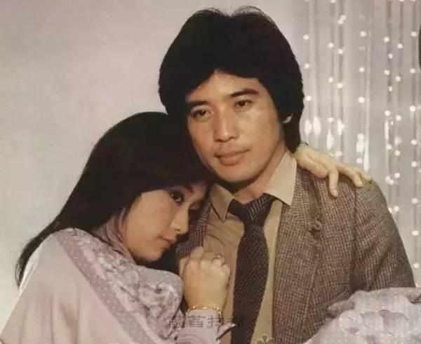 横亘在秦汉和林青霞之间还有一人