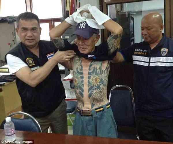 74岁老头因纹身太酷走红, 没想到竟是在逃黑帮老大