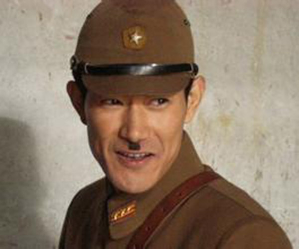 以前的日本人鼻子下为什么留着一撮小胡子?