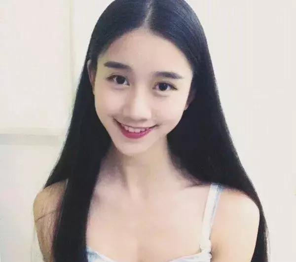全国高校女神30强十月排行榜出炉，关晓彤颜值大众水平？！
