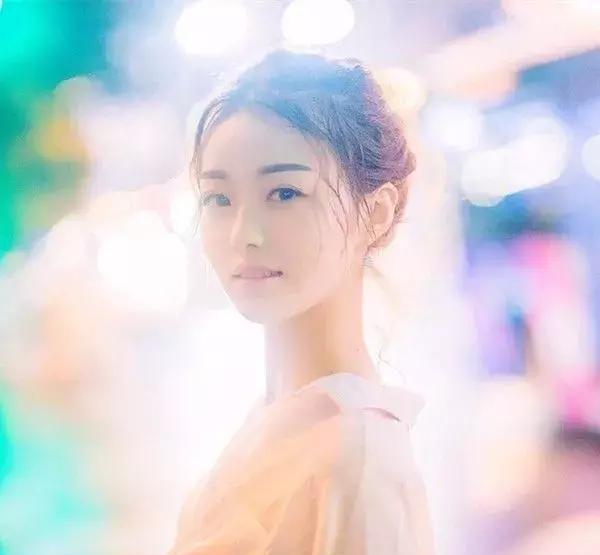 全国高校女神30强十月排行榜出炉，关晓彤颜值大众水平？！