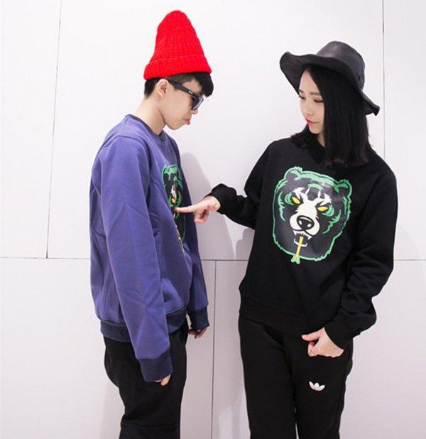 恩爱情侣图片配文字: 爱情开始的时候,会把天涯