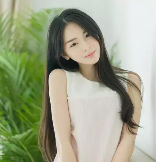 全国高校女神30强十月排行榜出炉，关晓彤颜值大众水平？！