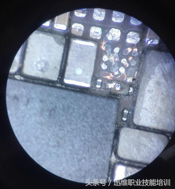 二修苹果iPhone6手机无法开机,飞线补点成功修