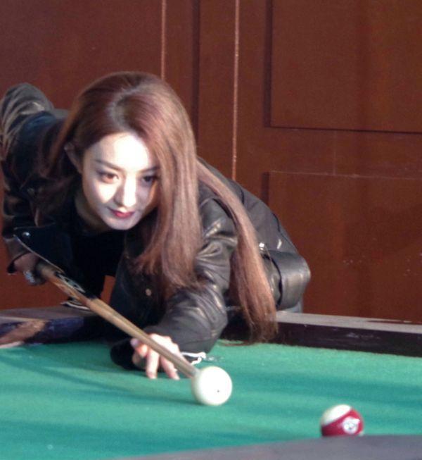 中国女明星们打台球谁更厉害?潘晓婷看后都自叹不如