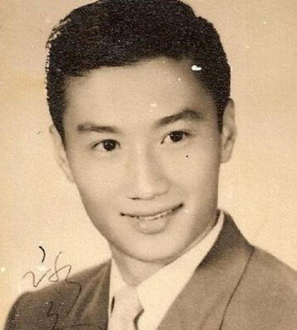 看了谢贤年轻时候的照片, 终于知道为什么他81岁了还艳福不浅