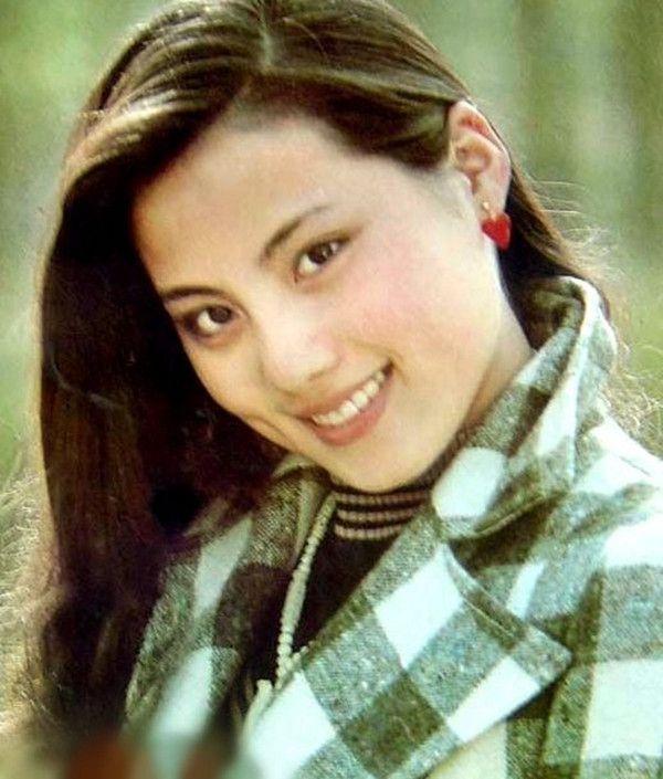 16岁成名，美貌不输林青霞，曾弃演《红楼梦》，28岁时为情自杀
