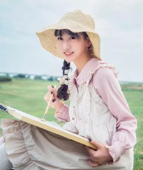 全国高校女神30强十月排行榜出炉，关晓彤颜值大众水平？！