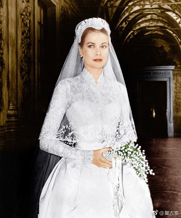 grace kelly礼服,gracekelly婚纱 1957年,格蕾丝·凯利(gracekelly)王妃在全世界的注视下_新浪看点