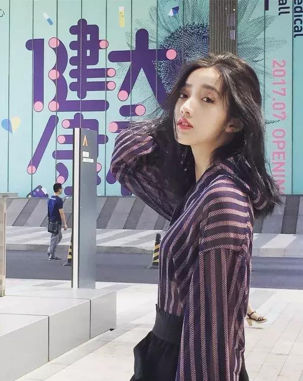 全国高校女神30强十月排行榜出炉，关晓彤颜值大众水平？！
