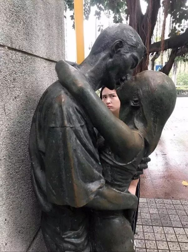 每日一笑：这位教练你这鸡儿梆硬的，平常没少练这一头肌吧