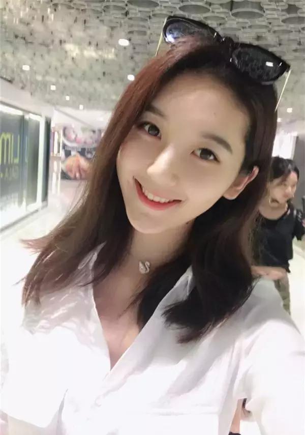 全国高校女神30强十月排行榜出炉，关晓彤颜值大众水平？！