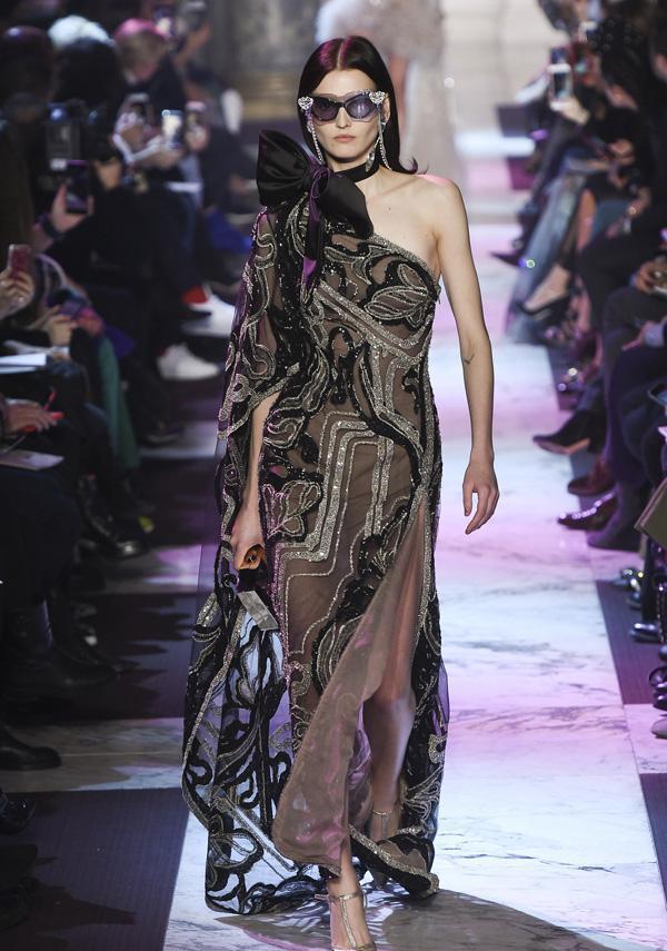 eliesaab2018春夏高定秀重回20世纪20年代的巴黎