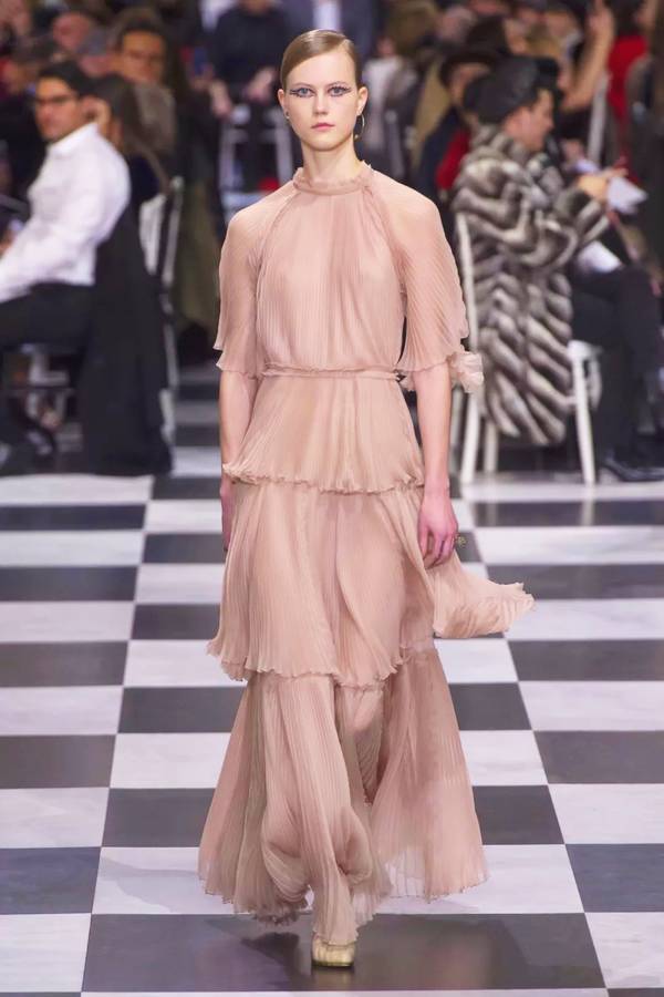 Dior2018春夏高定 |塌访梦境与现实之间的维度