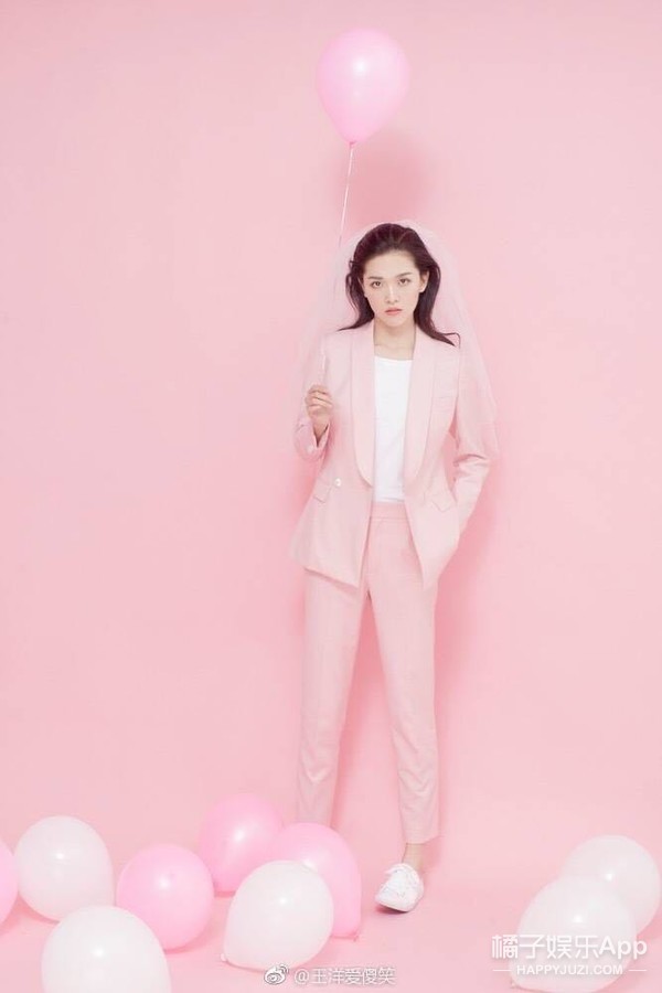 还记得《麻辣女兵》的女主汤小米吗？她现在长这样