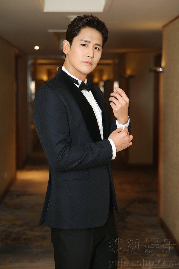 韩国综艺里被捧上天的四个中国明星,红过章子