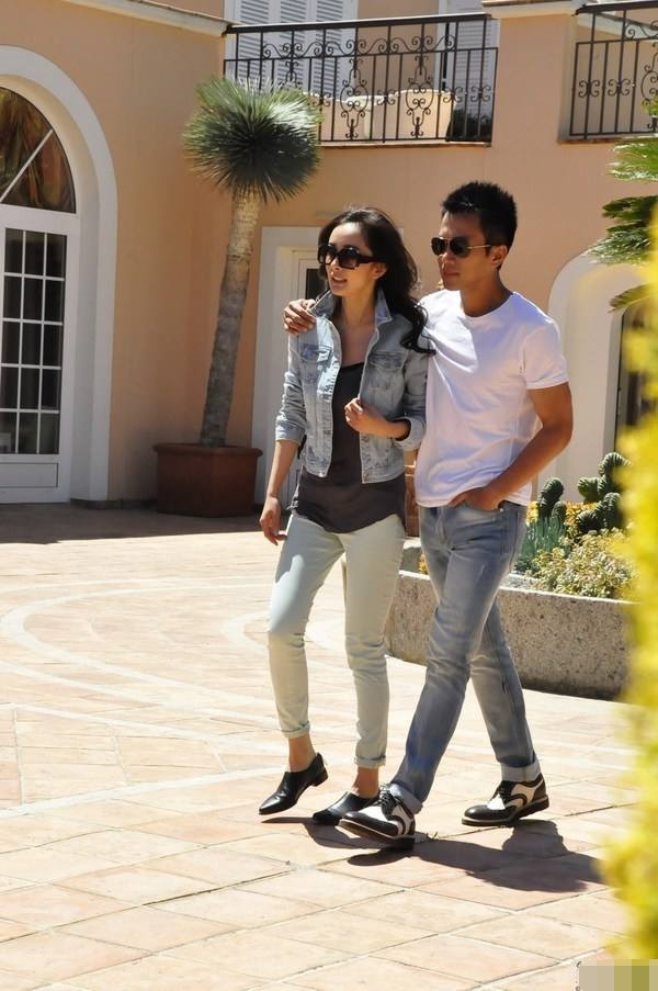 综艺节目上杨幂对待老公态度漠然,主持人当场