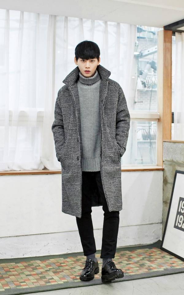 男士格子大衣里面怎么搭配时髦又保暖,跟着这