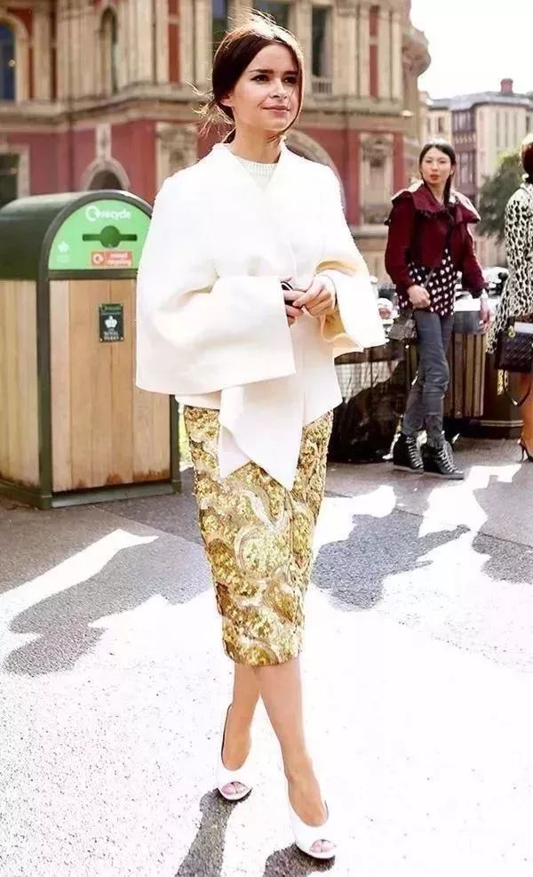 斗篷式大衣怎么穿？
