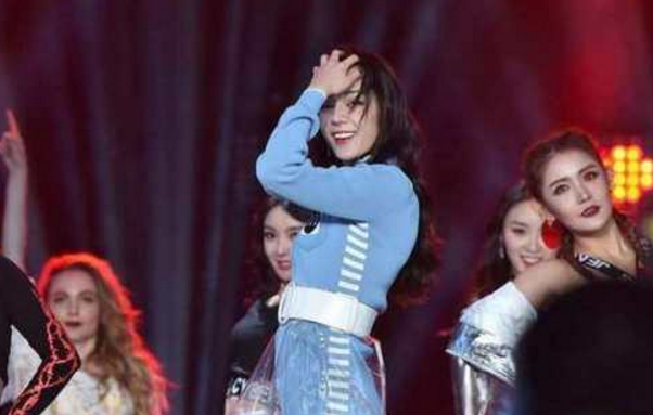 Angelababy唱歌,迪丽热巴劲舞,浙江卫视的跨年