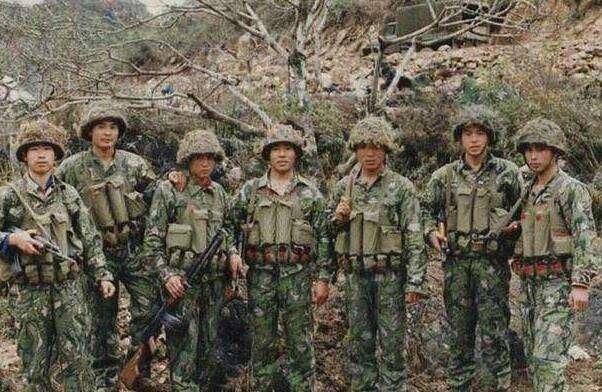 对越自卫反击战我军狙击手三枪干掉越南山地战之王