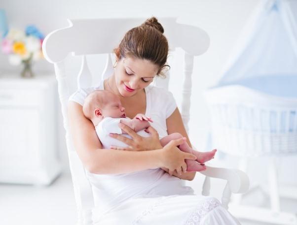 新生婴儿社保报销 妈妈的社保新生宝宝能用吗