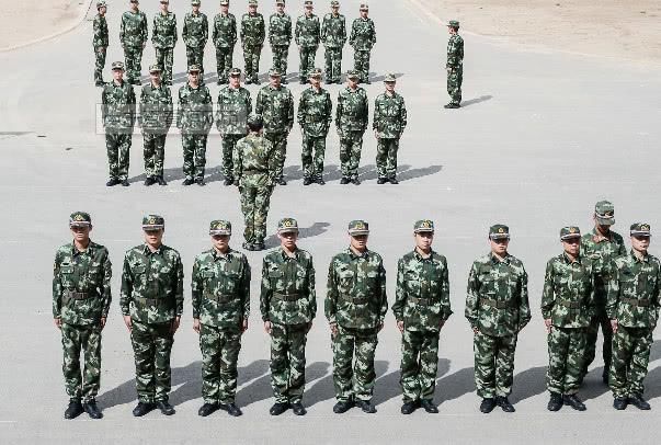 解放军新兵连都要训练些什么?为什么新兵比老兵训练还