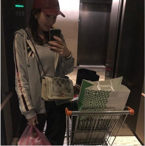 陈若仪2018年一席话,让人心疼,三个儿子近照,帅