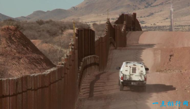 世界上最奇葩的10条国界线 美国和墨西哥边境