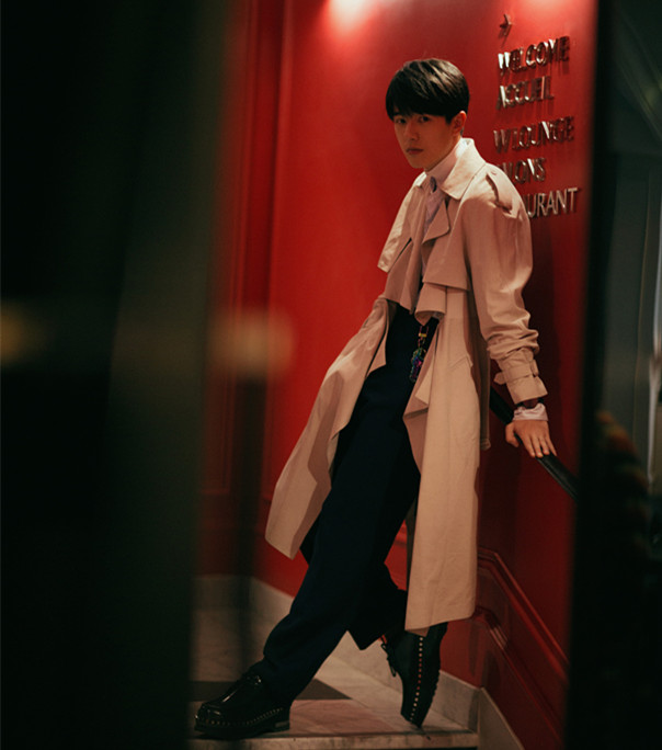 刘昊然风衣_刘昊然风衣照片唐人街