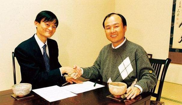 从首富到负债千亿，他曾“白捡”3000亿，座驾却不及马云的1/50！