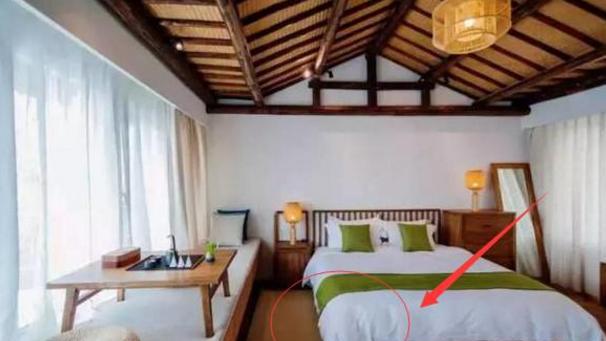 古力娜扎张翰高调晒图,酒店床单一细节引起网