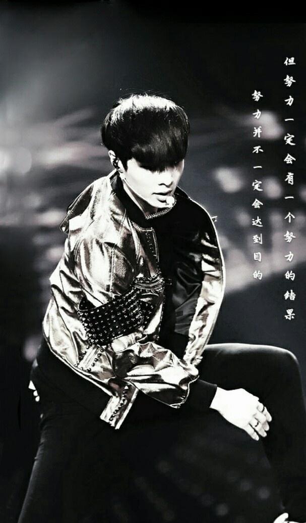 助理阻止签名事件,更值得上热搜的是张艺兴的