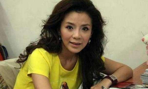 朱迅再次癌症复发,面部变形难忍疼痛,令网友感