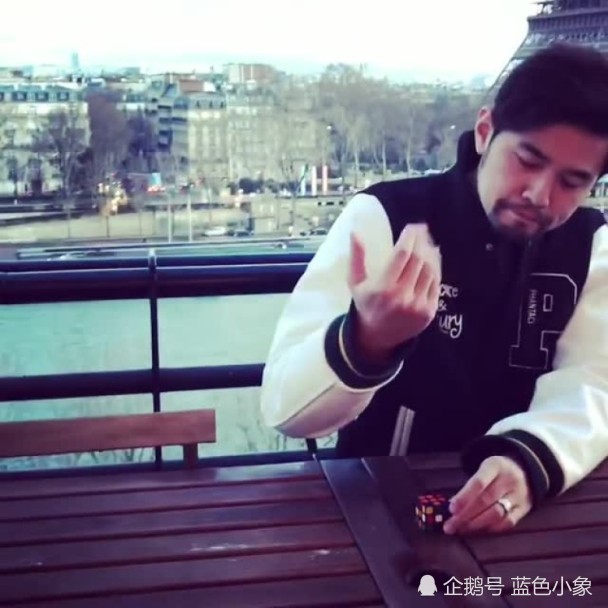 周杰伦网上秀魔术：被网友附上道具连接识破！