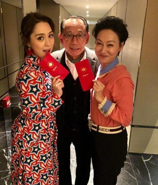 阿娇求婚照曝光,杨受成送600万上海物业,网友