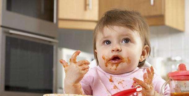 为什么别人的宝宝两岁开始自己吃饭,自己的宝