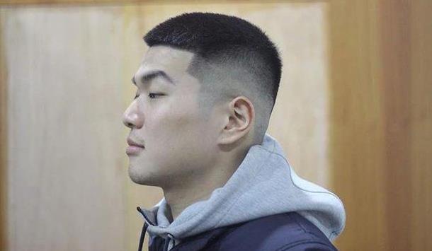 2018流行渐变发型10款,适合脸大的男生!