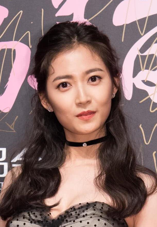 42岁吴启华长春娶21岁娇妻 曾志伟张家辉助阵