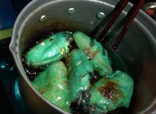 老婆做的可乐鸡翅是蓝色的, 家里没一个人敢吃!