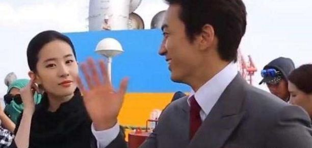 宋承宪高雅拉公开恋情,曾私下多次聚会,刘亦菲