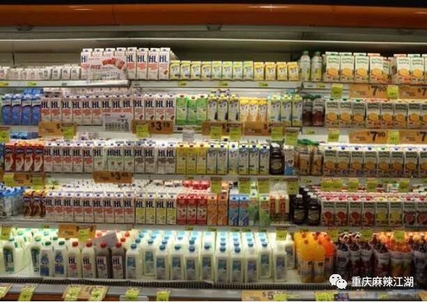 冬天喝酸奶可以加热吗?超市里的低温酸奶和常温酸奶有什么不同?