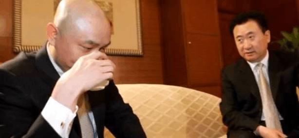 当然,最经典的还是当年黄光裕和王健林见面时的谈笑风生,被当时的